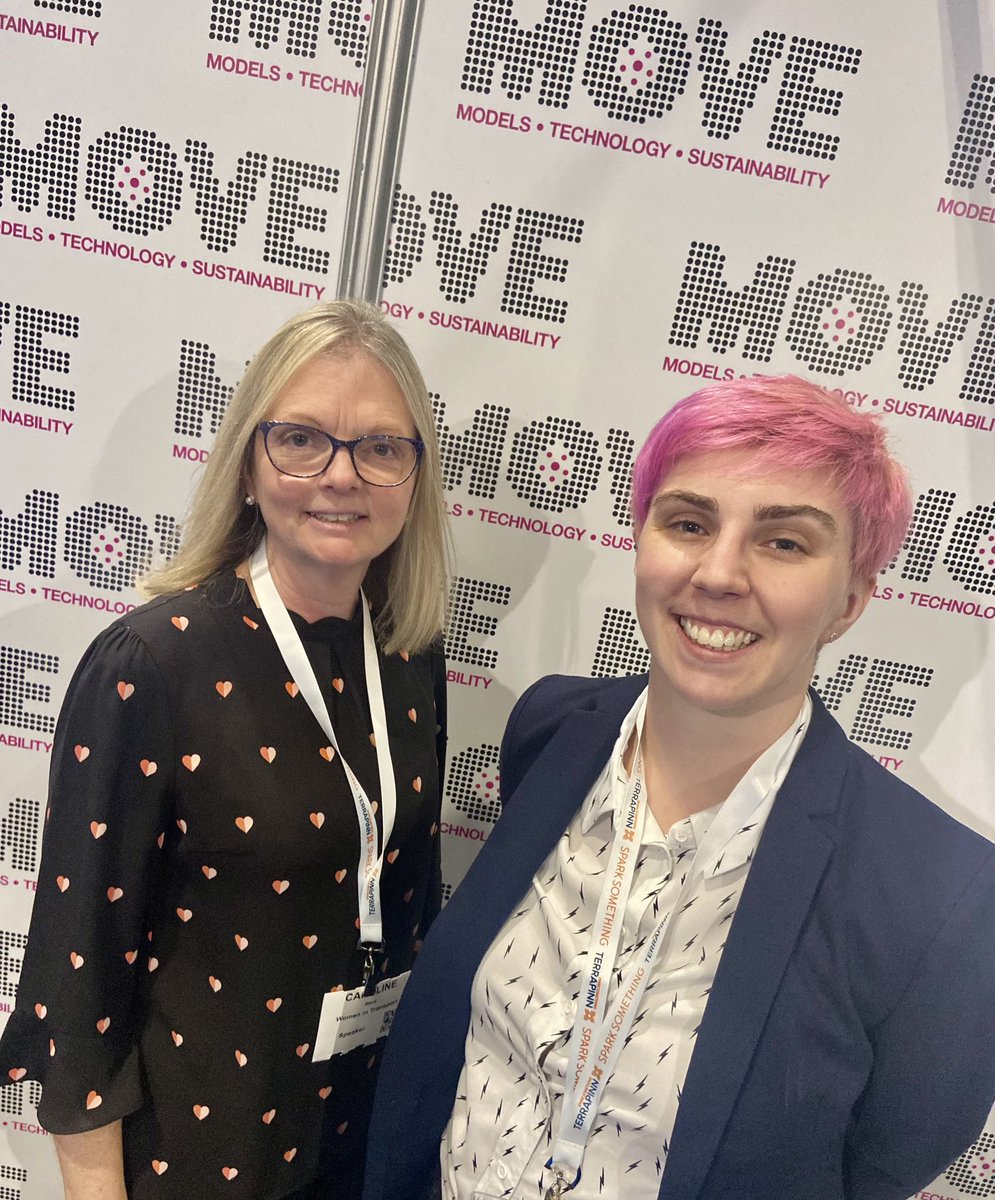 EmCBarnes's tweet photo. So I did try to match my new hair colour to the #RoadtoRenewables bus (and didn't it turn out so well?!) but matching the #Move21 logo was a happy accident... https://t.co/ek2VKTRbGM