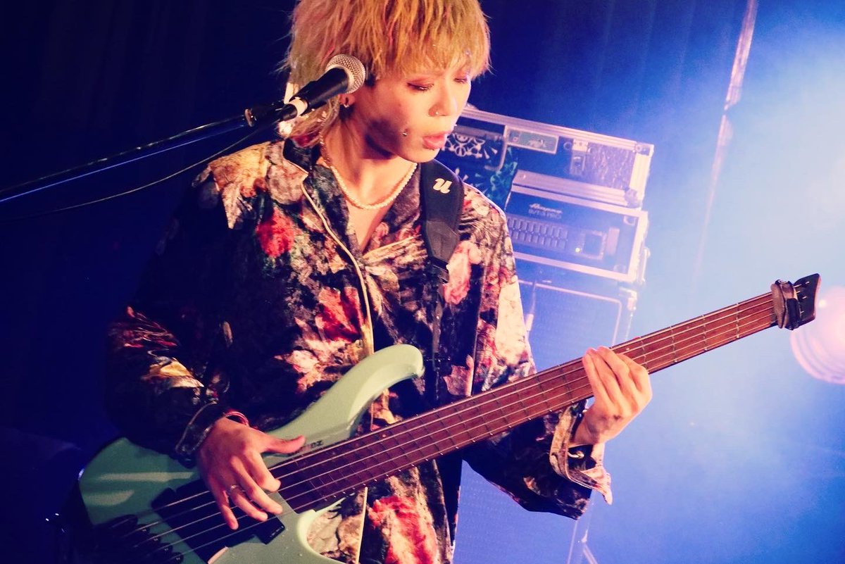 【訃報】ロックバンドnurié ベースの小鳥遊やひろ死去 新東名で交通事故「渋滞最後尾で後ろからトラックに追突された」 : まとめダネ！