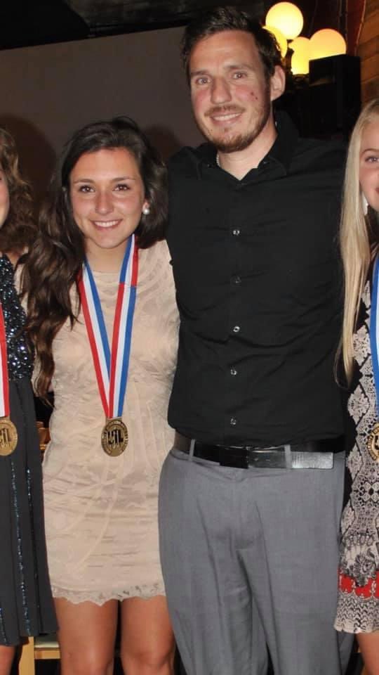 NickSoutar's tweet photo. Happy 24th!!! (That can’t be right) to one of my all time faves.....Kelsey Detchemendy! Best memory? Arriving at your first practice and you trip over a  bag straight away 😂😂. Have a great day Kels! #JagstookState #98Girls #Family @kdetchemendy https://t.co/Rc8nSZpHQ1