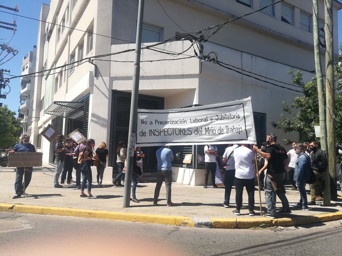 CitbaAs's tweet photo. # Inspectores MTBA en asamblea  a la espera de respuestas a mejoras por en régimen horario @TrabajoPBA @upcn_ba @ATEBuenosAires  @infobae @comsindical https://t.co/I5Qr0UmrCX