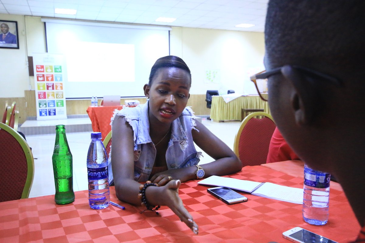 BujaHub's tweet photo. Présenter un pitch deck dans un minimum de temps possible à différents interlocuteurs avec différentes interventions, voilà un challenge auquel fait face les 40 entrepreneurs préselectionnés pour le concours de l'#innovationweek .

@PNUDBurundi
@mincotim  
#bujainnovationweek https://t.co/NbrRivHq2M