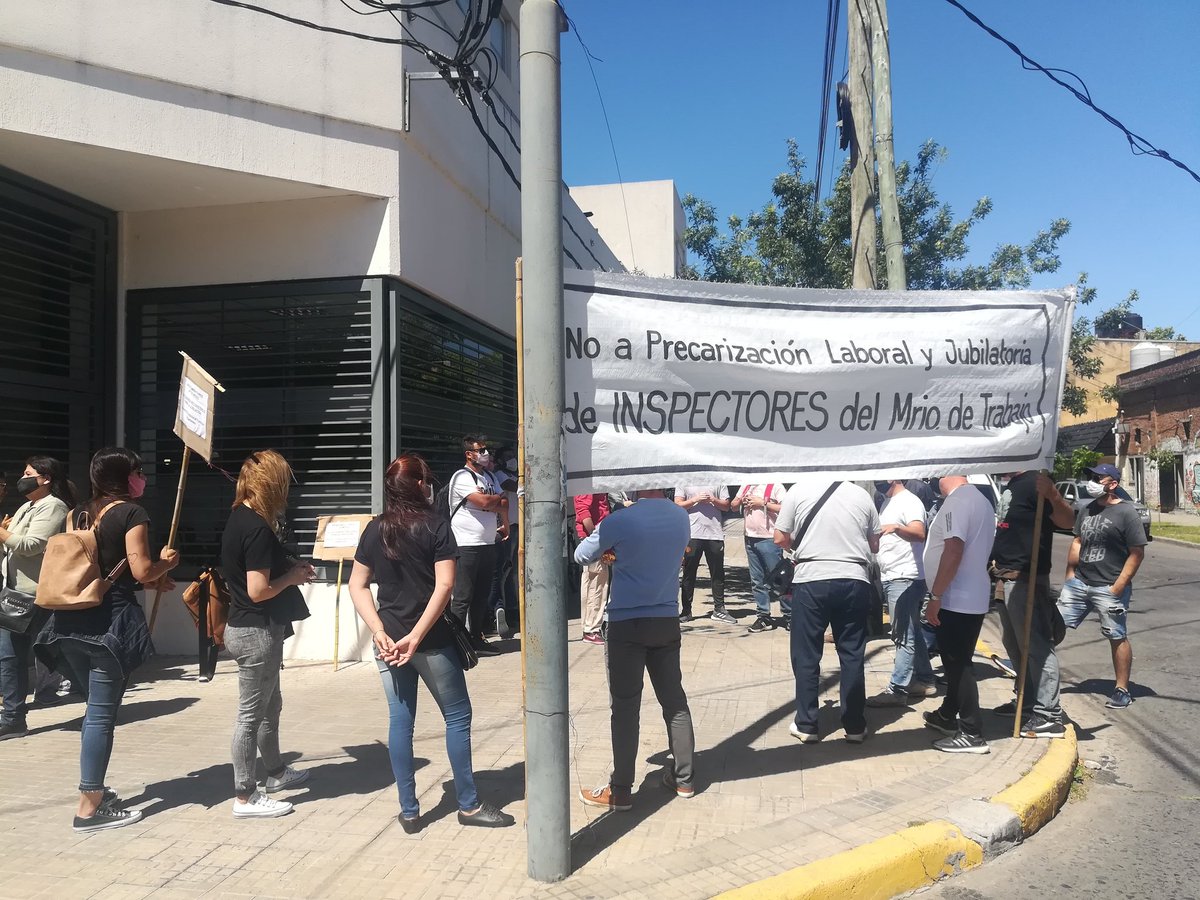 CitbaAs's tweet photo. # Inspectores MTBA en asamblea  a la espera de respuestas a mejoras por en régimen horario @TrabajoPBA @upcn_ba @ATEBuenosAires  @infobae @comsindical https://t.co/I5Qr0UmrCX
