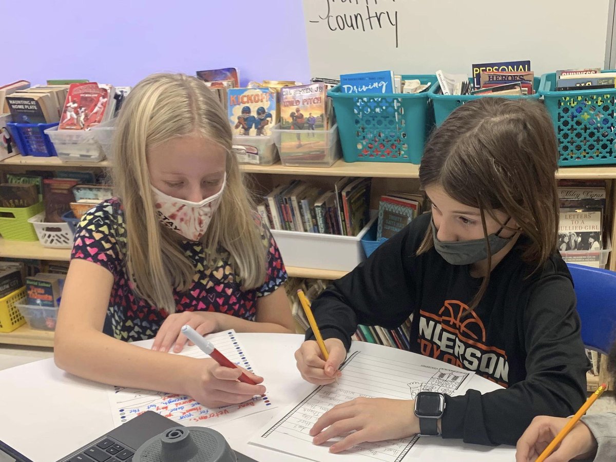 thedevineone's tweet photo. Sixth graders working hard to prepare for Veterans Day. #summitbees https://t.co/pzp5EJsnQS