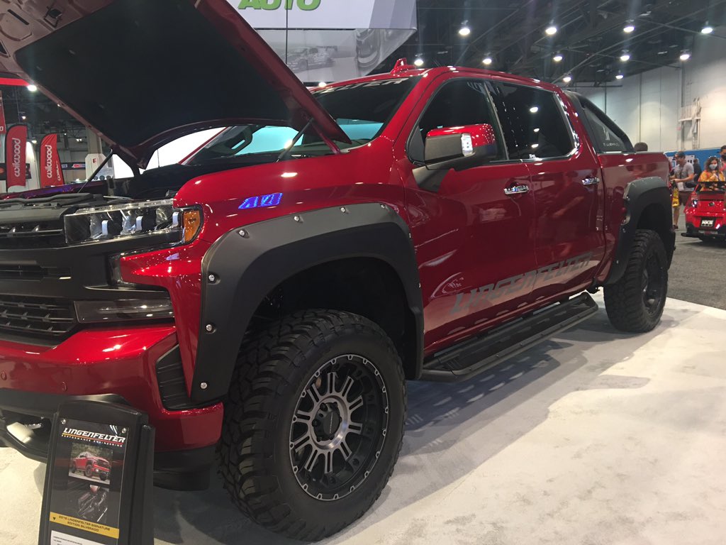 Classic_Chrome_'s tweet image. Shut the front door!! Check out this #grocerygetter by the iconic and so darn talented @KenLingenfelter 😍
#SEMA2021 #classiccars #classicchrome #danalovescars