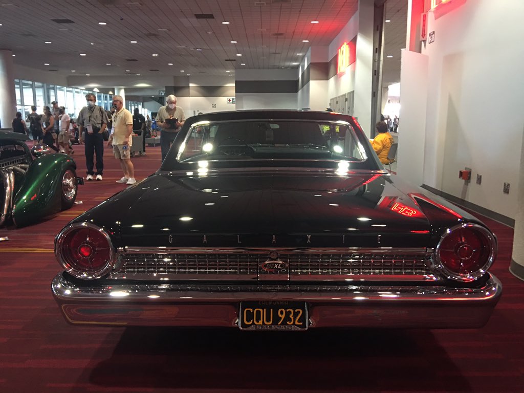 Classic_Chrome_'s tweet image. #myfav #thisyear #galaxie #love #prettygirl #WOOFWOOF 
#SEMA2021 #classiccars #classicchrome #danalovescars