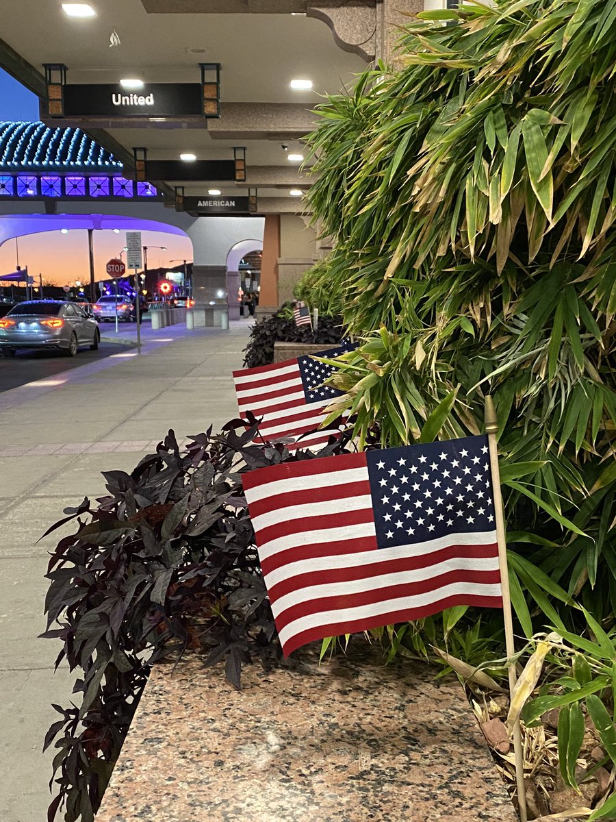 flyelp's tweet photo. We are grateful to all the veterans for their service. Happy Veterans Day! β€οΈπ€ππΊπΈ #flyelp #veteransday #ThankYouForYourService https://t.co/SrtacVY7su