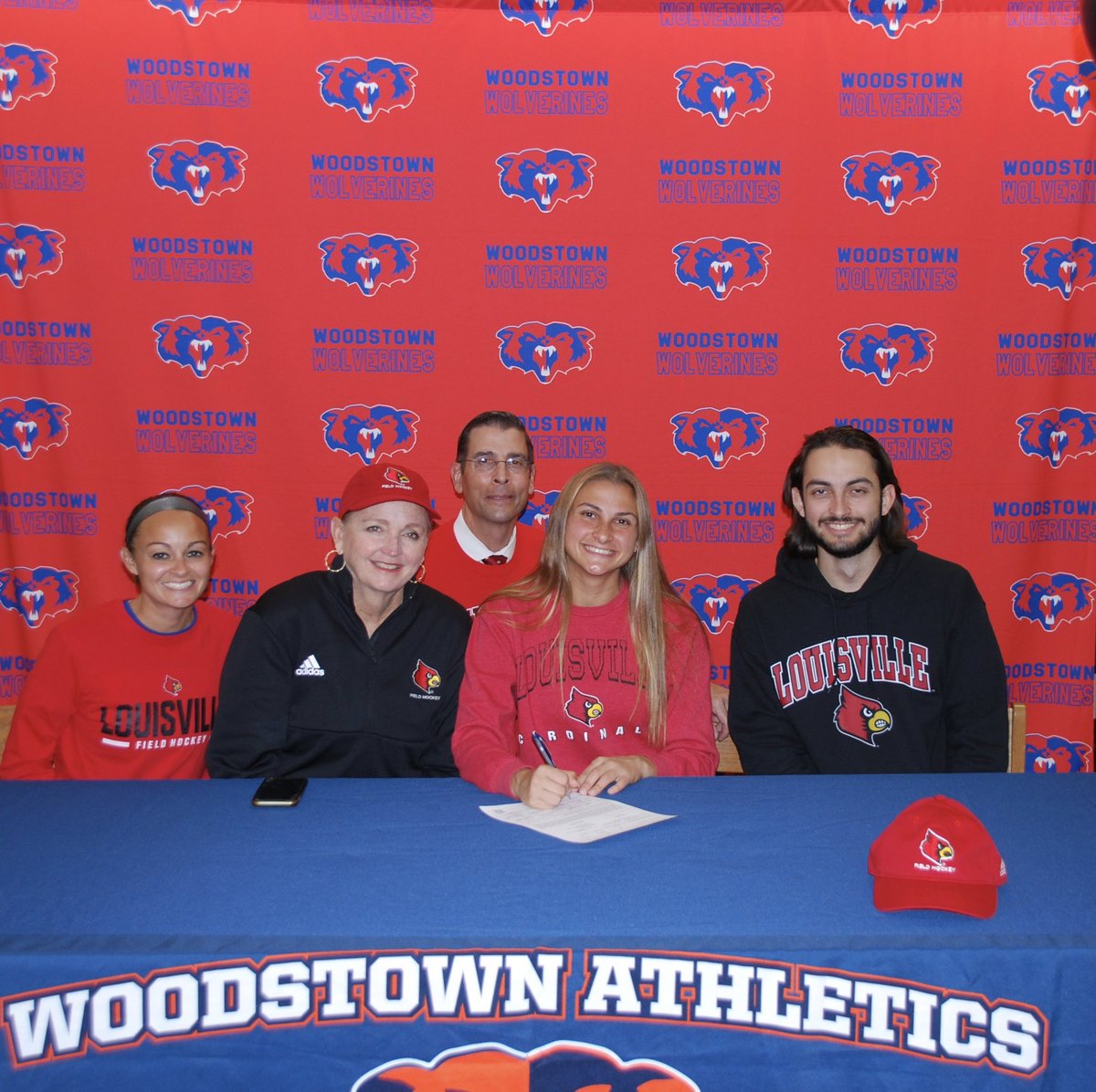 LouisvilleFH's tweet photo. 856 ➡️ 502 

Welcome to the family, Chloe ❗️

#GoCards https://t.co/VacVIEZfGU
