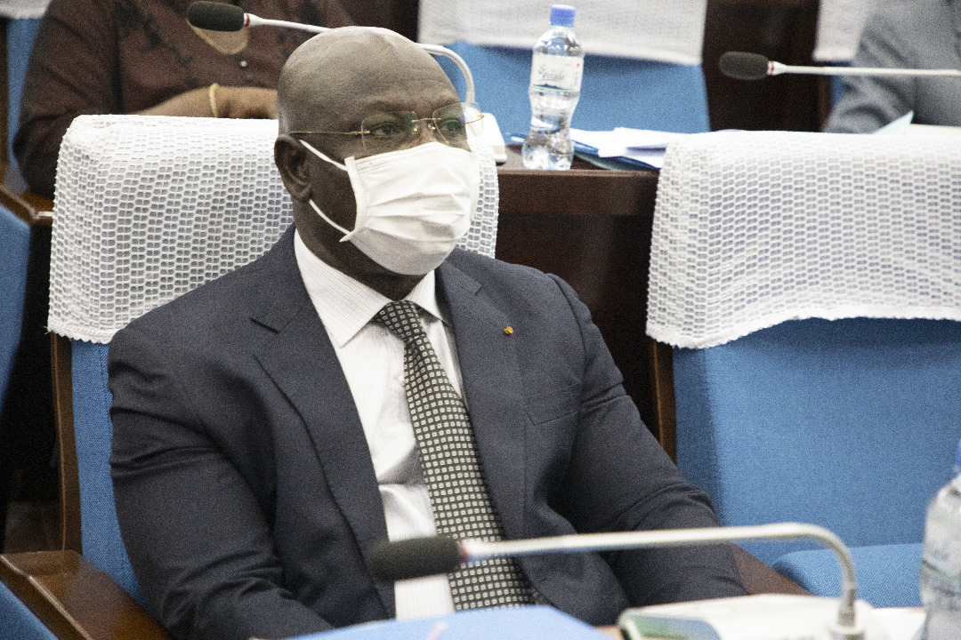 DeputesUnir's tweet photo. Les #députésUnir prennent activement part ce jour à l'Assemblée Nationale #Togo aux travaux d'adoption du projet de loi de finances rectificative exercice 2021

#UnirTgOfficiel https://t.co/ou14EAsqaY