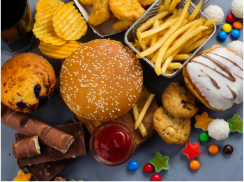 FoodSpeed315's tweet photo. Which you guys prefer? Fast food or junk food? Follow our Twitter account to vote in our latest poll. 

#FoodSpeed 
#FastFood 
#JunkFood https://t.co/kaWYievEUT