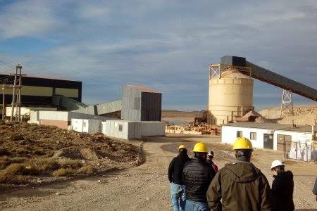 RadioChubut's tweet photo. #Chubut “Nuestra #idea es hacer #prevalecer el #conocimientocientífico y el #técnico de la #minería por sobre los fanatismos y la violencia”

Más información ⬇️

https://t.co/M7zWLCZpS3 https://t.co/h92quqNagg