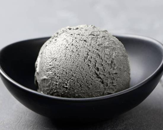 The_Eat_Hunter's tweet photo. Our best hunter can hunt silver ice cream. Try to hunt it.

#Foodnearme, #Fooddelivery, #Foodtransport, #Quickfood, #Deliver #TheEatHunter #JohnJohner https://t.co/akuQMQcLMo