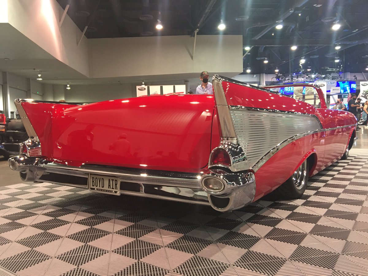 Classic_Chrome_'s tweet image. #SEMA2021 #classiccars #classicchrome #danalovescars  
#foose #57 #chevy #droptop #finsfordays #trifive #love