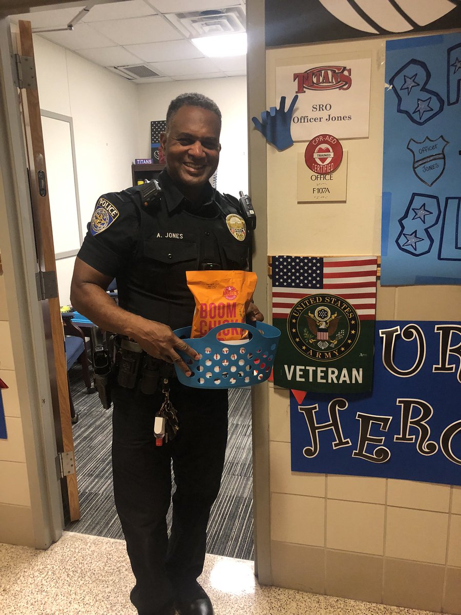 CHSTitansStuCo's tweet image. Happy Veterans Day to our CHS Veterans; Officer Jones, Mr. Sears, Mr. Brooks and Mr. Hill! @Cen10titans