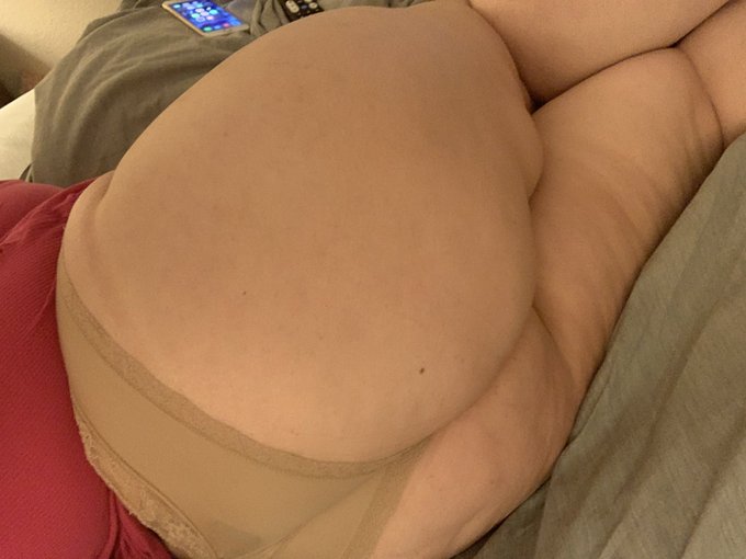 Happy hump day https://t.co/WHTUxuiGai<a href="/tag/newprofilepic"class="tags"><span>#newprofilepic</span></a>