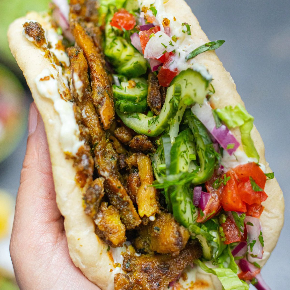 DelishaDelivery's tweet photo. What a charmer!! 

Get it now with @DelishaDelivery 

-
-
-
-
#kebab #vegetables #hungry #burger #THURSDAY #eatit #food #delicious #delicious https://t.co/vTbVqDNVkR