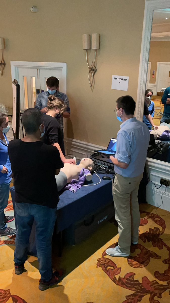 SevernFUSIC's tweet photo. Using #bodyworkseve intelligent ultrasound to demonstrate lung pathology @SevernFUSIC @ICS_updates with thanks to @SmarterScanning #smarterscanning #bodyworkseve https://t.co/Ut8oaIt359
