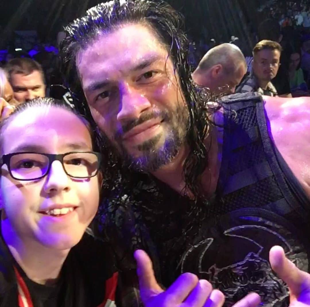 RomanR4Ever's tweet photo. Been a heel character we miss him like this , hopefully maybe one day we will get those if things ok , so here's to the our Big Dog ,to our only King and to us #WWLive two years ago today (11.11.2019) #WWEVienna #RomanReigns supreme #ThrowbackThursday
(Credit to all the owners) https://t.co/gbrQK49Vzu