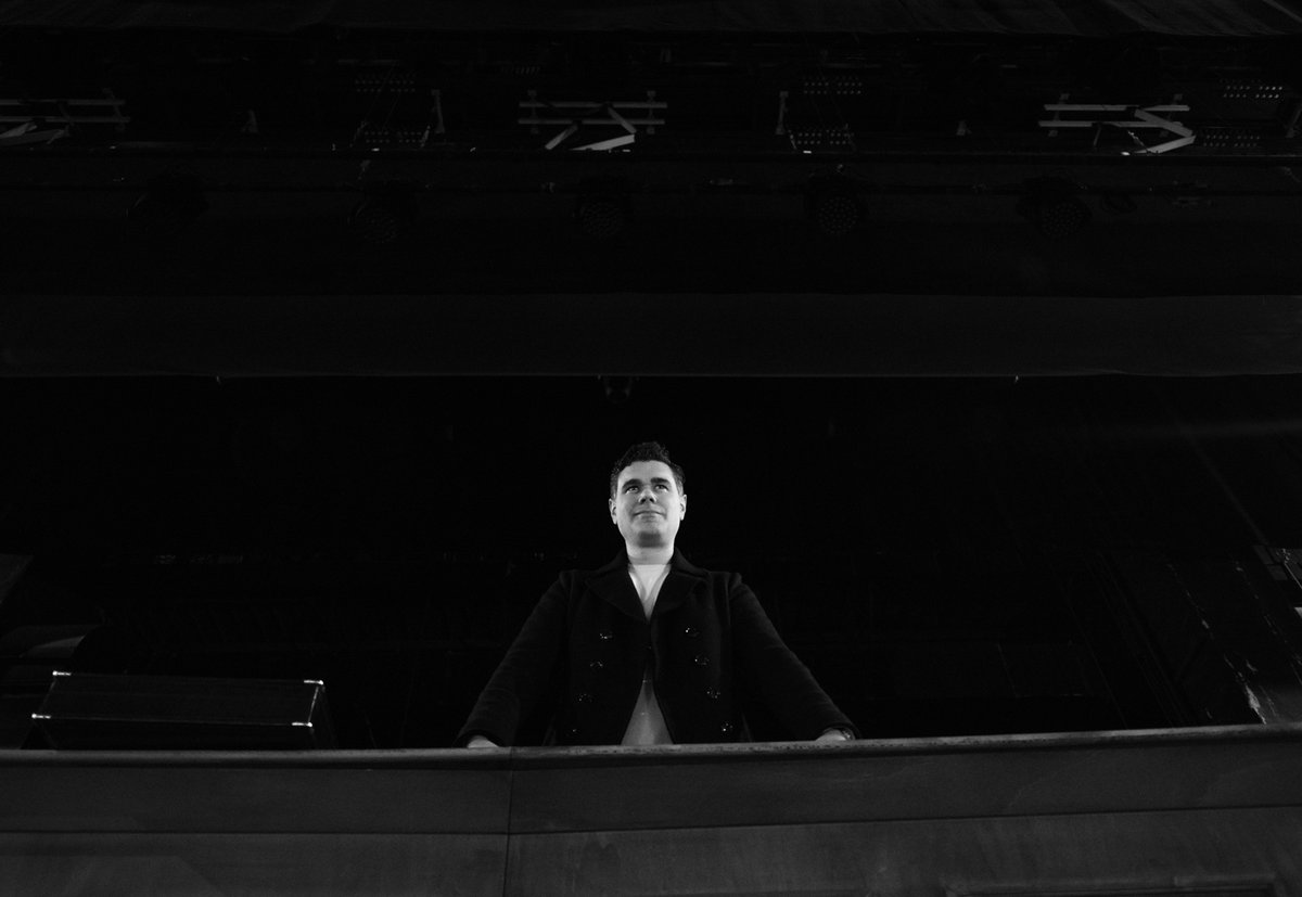 OperaRoma's tweet photo. “Il personaggio più interessante è Bruto. È come guardare Otello con gli occhi di Jago.” #GiorgioBattistelli.
"Julius Caesar" su libretto di #IanBurton, dal 20 novembre al Teatro dell’Opera: sul podio il maestro #DanieleGatti, regia di #RobertCarsen.
#operaroma #TORjc https://t.co/dYteEdeYm4