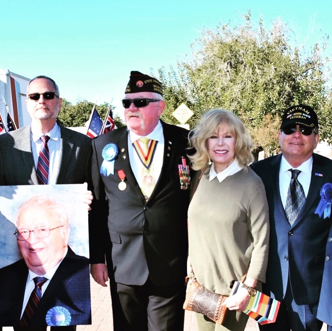 Loretta_Swit's tweet photo. #tbt #VeteransDay Saluting all our #Veterans 🙏🏻🇺🇸🪖🐕From the 2018 #PhoenixVeteransDayParade #Arizona #ThankYouForYourService #VeteransDay2021 #militarynurses #militarydogs https://t.co/6Hc5Pu2B4I
