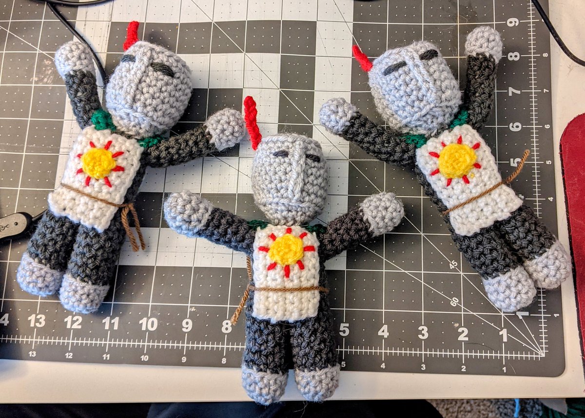 TurtleArmyJess's tweet photo. Praise the sun! https://t.co/aADCRMdZVG