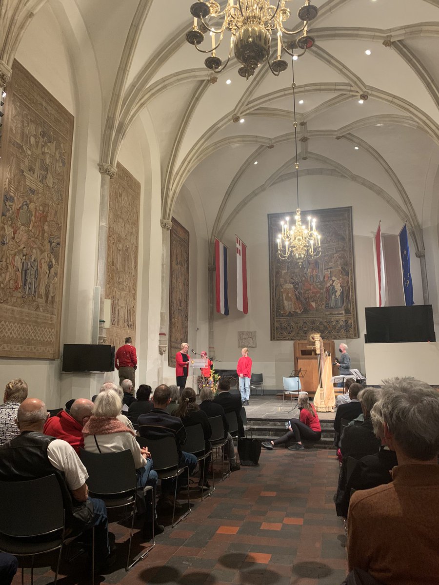 Vanavond bij de ALV van het <a href="/GildeUkg/">Utrechts Klokkenluiders Gilde UKG</a>. Twee nieuwe jeugdleiders, 11 en 14 jaar, worden beëdigd 🔔🔔