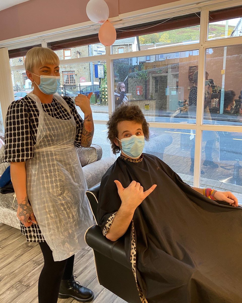 SmilewithKyle1's tweet photo. I did a thing today 

#hairdonation #smilewithkyle https://t.co/r9mtu0aeN8