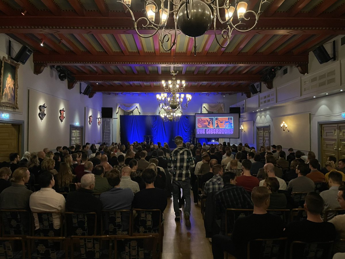 HenrikSundstrom's tweet photo. Fullsatt på Valand i Göteborg #theliberators https://t.co/O92rA5TwRl