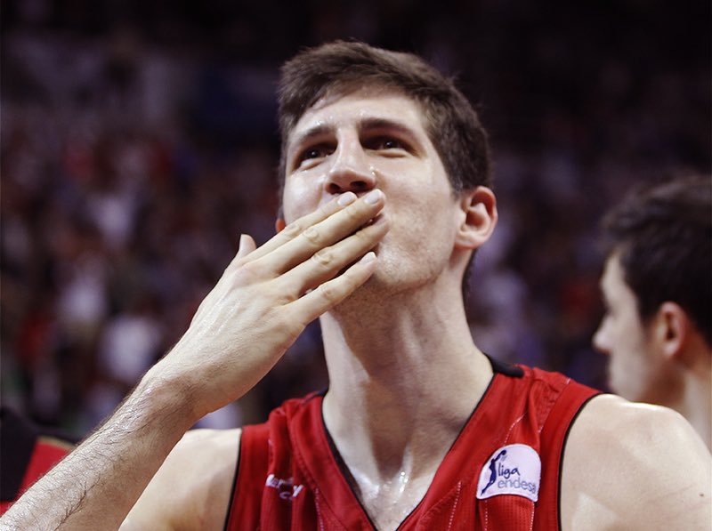 Damjan_Rudez's tweet photo. Es hora de retirarme del juego que me dio todo. Quiero agradecer desde el fondo de mi corazon a todos los que fueron parte de este largo y hermoso viaje conmigo!!! https://t.co/KE3xAgq1OS