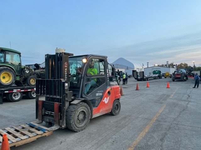 jrjnet's tweet photo. John R. Jurgensen HEO 2nd Shift Industrial Forklift L&D - 11.10.21
.
#ConstructionL&D #forklifttraining #constructionsafety #johnrjurgensen #ibuildamericaohio https://t.co/hrrDqIoApd