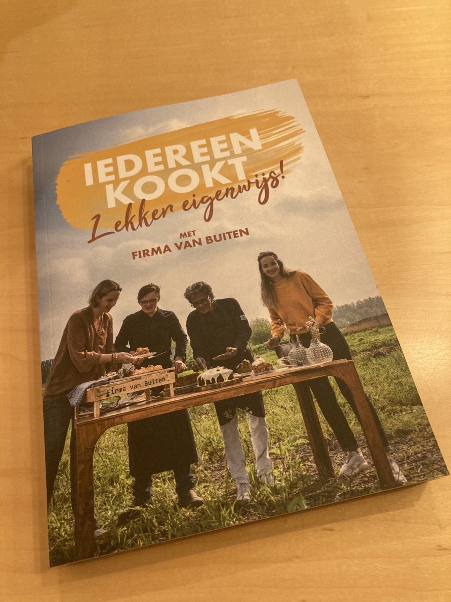 SBrandligt's tweet photo. Wat hebben een kookboek van de ⁦@FirmavanBuiten⁩ en elektrische voertuigen van ⁦@AccendaInfo⁩ met elkaar te maken? Enthousiasme en doorzettingsvermogen! De gezusters Kleijweg en de gebroeders Seiffers maken ⁦@GemeenteDelft⁩ een stukje socialer en duurzamer! https://t.co/KgakZ0MAbW