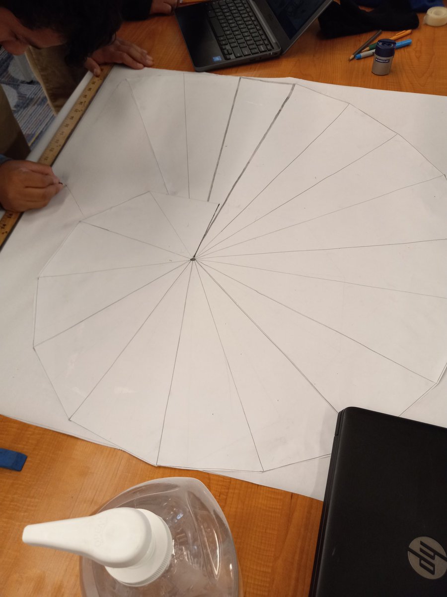 godofalgebra's tweet photo. 7th working on unit rates based on supermarket deals.  8th working on pythagorean swirls.  Finished projects coming soon.  #mountmath @ArchNYCathID @MountToday @NE_BronxADNY @ArchNY_Schools https://t.co/aS5WPOTAVb