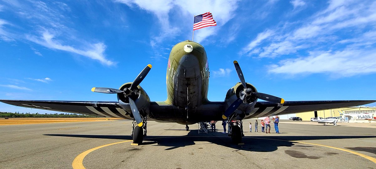 andyjump1118's tweet photo. In Honor of Veterans Day 🇺🇲
Douglas C-47 Skytrain "Betsy's Biscuit Bomber" at this years Gathering of Warbirds Reunion 2021. #Maderamunicipalairport #C47Skytrain #invasionstripes #DDay #WW2 #VeteransDay #VeteransDay2021 #warbird @WarbirdsNews https://t.co/4rqqt0Xyvn