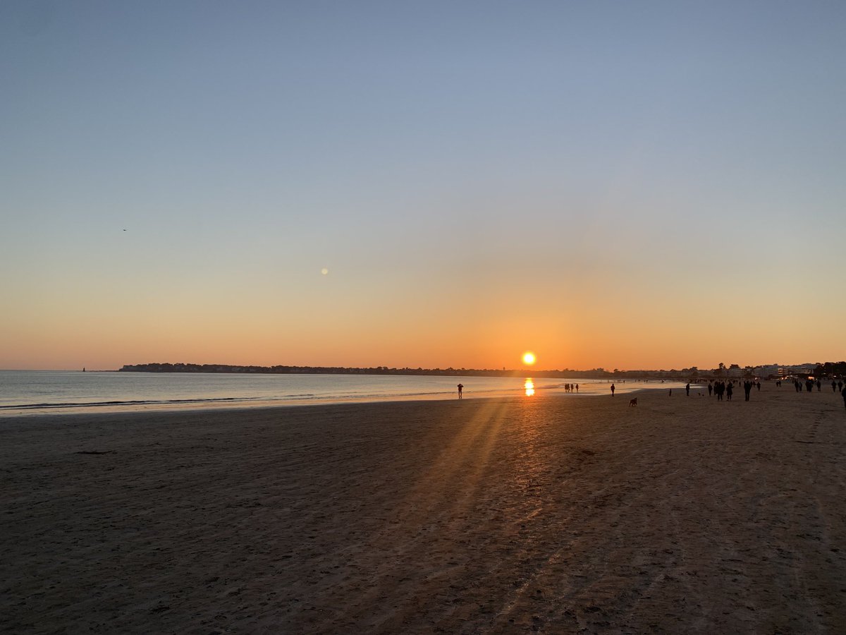 11 novembre 2021
Coucher de soleil sur ⁦<a href="/labaulebeach/">LaBauleBeach</a>⁩ #breizh #bretagne