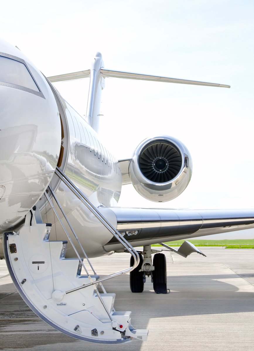 FlyFXAIR's tweet photo. If you had access to a large cabin #aircraft these #holidays, where would you go?
Explore those long-awaited, long-distance locations when you #FlyFXAIR. #Bombardier #Global https://t.co/SRrtsQM49Q