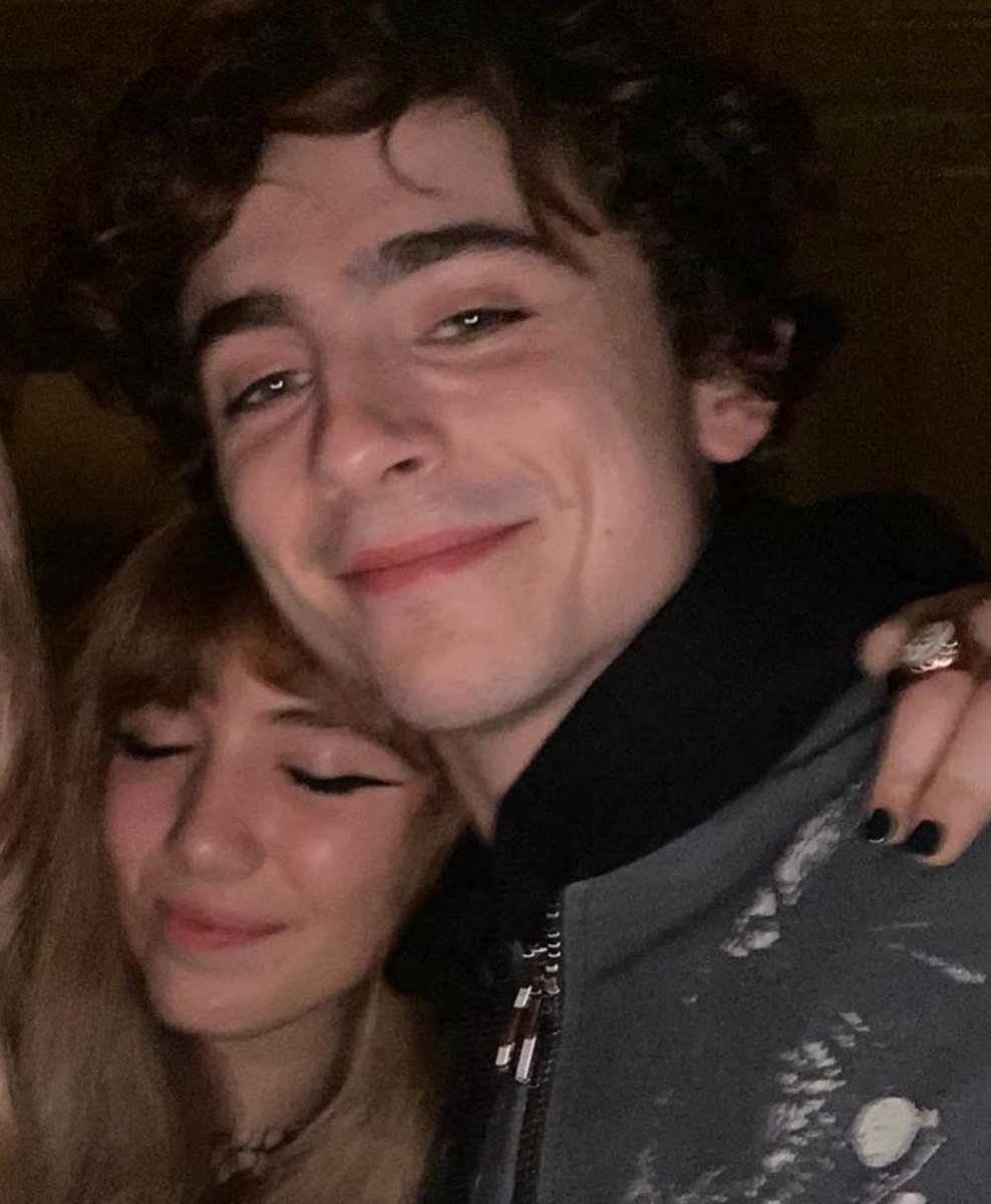 hourlychalamet's tweet photo. https://t.co/aVNzhshrrr