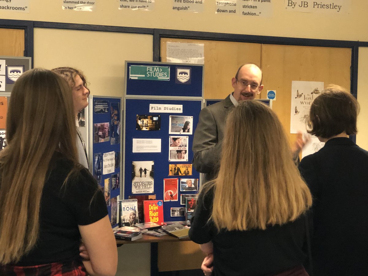 MoulshamHigh's tweet photo. Our @MHS6thForm @MoulshamHigh subject experts share details of the #Alevel #BTEC courses on offer. #OpenEvening #Outstanding6thForm https://t.co/6BnvsbzUin