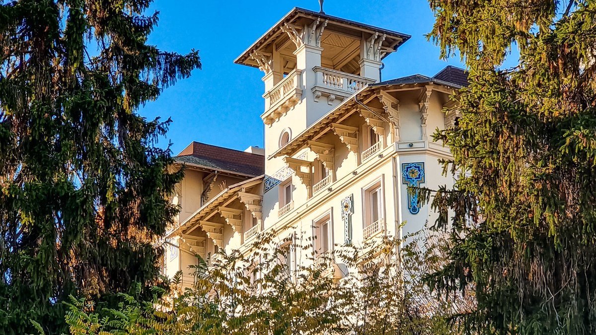 Chatel_Guyon's tweet photo. Bon weekend à #Chatelguyon ! 🍂🌞
Retrouvez toutes les animations à venir 👉 https://t.co/wpnwqsbFPT https://t.co/Tsbe2r7Reu