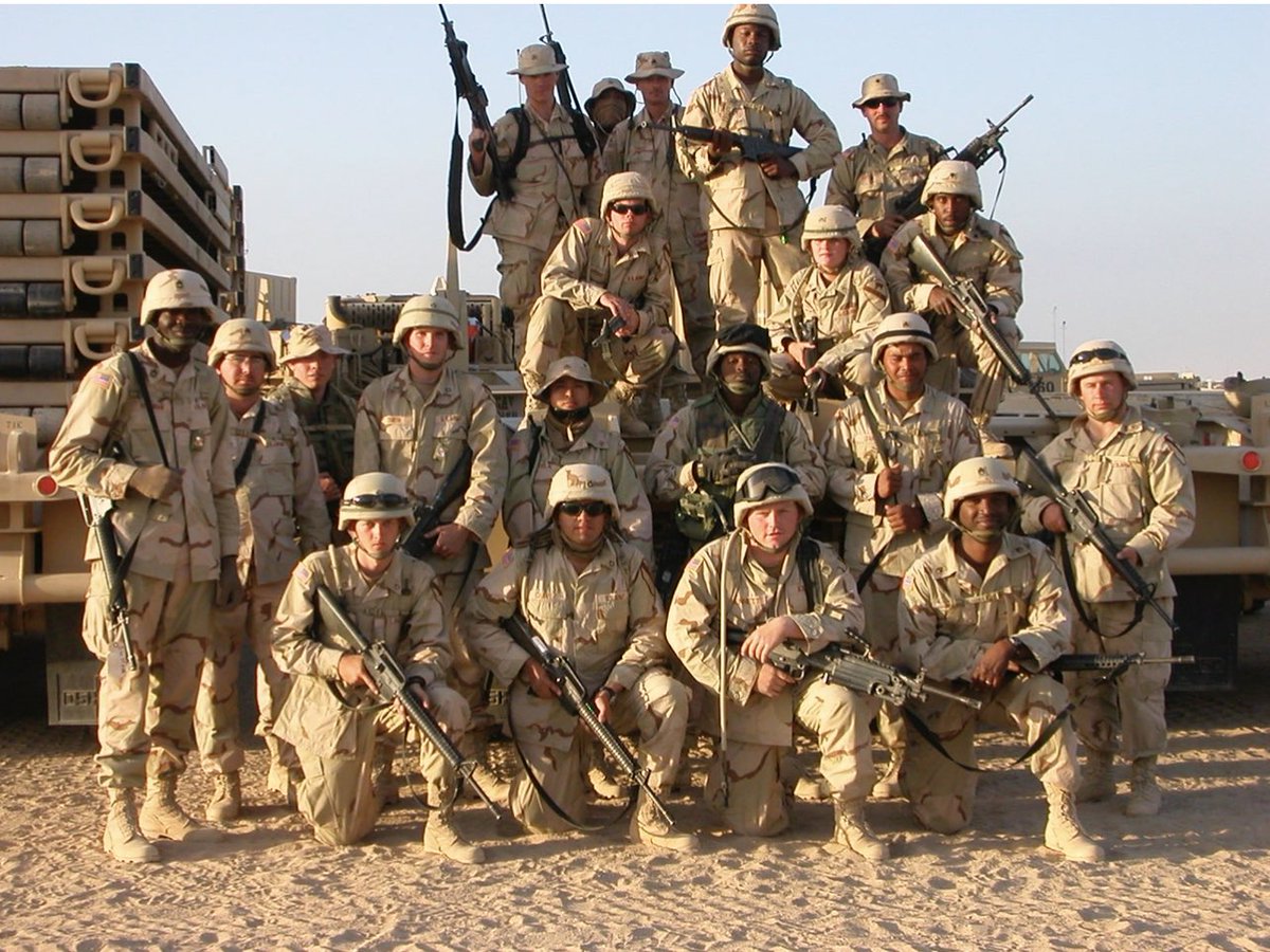 MStockwell01's tweet photo. Veterans Day. A day to honor those who have served &amp; the loved ones that stood by them. 
My military career was short yet eventful. But throughout my military years I served alongside some of the greatest men and women I’ve ever known. Happy Veterans Day to all who have served!🇺🇸 https://t.co/POku0bdXqj