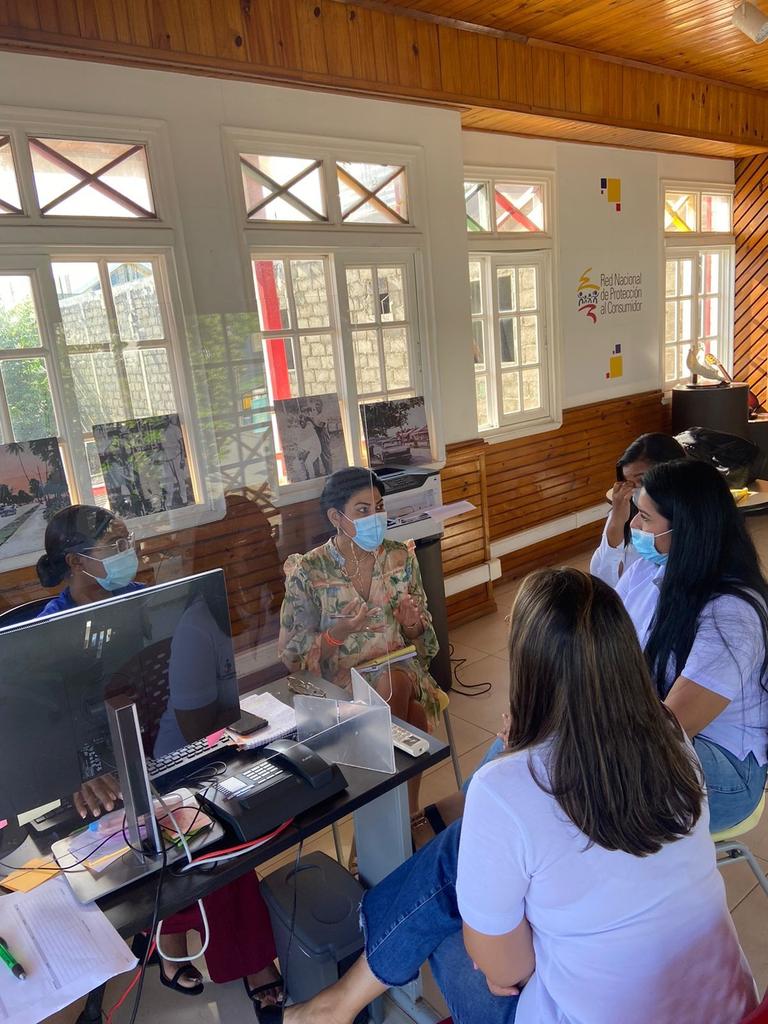Superservicios's tweet photo. En #SanAndrés también lideramos mesas de trabajo con #Sopesa, @Veolia_Co, #Trashbuster y la @sicsuper. En estos encuentros abordamos temas sobre:
✅Proceso de atención al usuario
✅Causas de reclamación
✅Remisión de expedientes a la @Superservicios
✅Número de trámites https://t.co/DvOktLTUIY