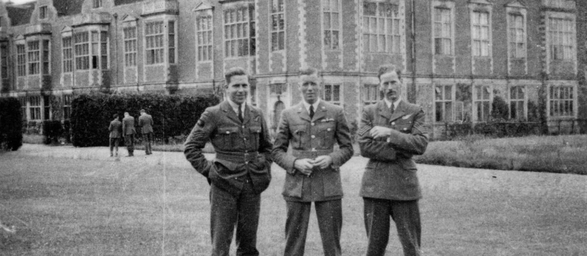 As part of my role I have been working with volunteers at the RAF Oulton Museum @BlicklingNT so important to remember and tell complex powerful stories of love and loss of such resonance #poppy #Museums30