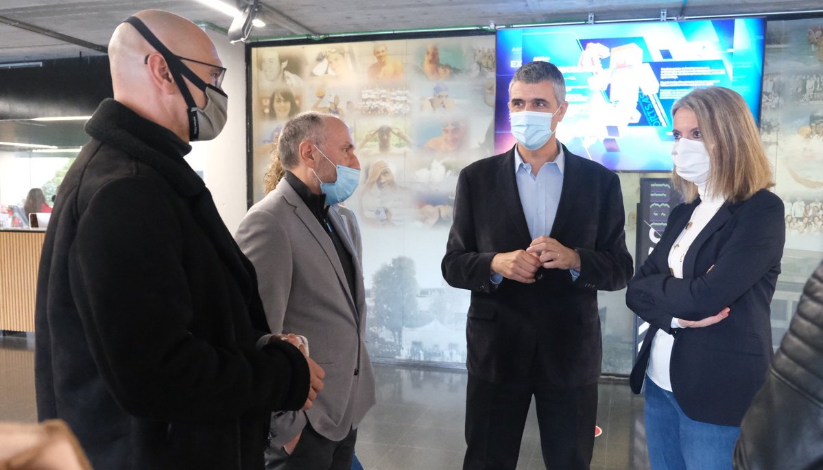 mireiaingla's tweet photo. Avui hem visitat amb en @raulromeva el @CN_Sabadell per conèixer els seus equipaments esportius i la seva aposta per la sostenibilitat, amb més de 2.000 plaques fotovoltaiques instal•lades 🌍 #SantCugat #Sabadell https://t.co/2Dz39dHtkz
