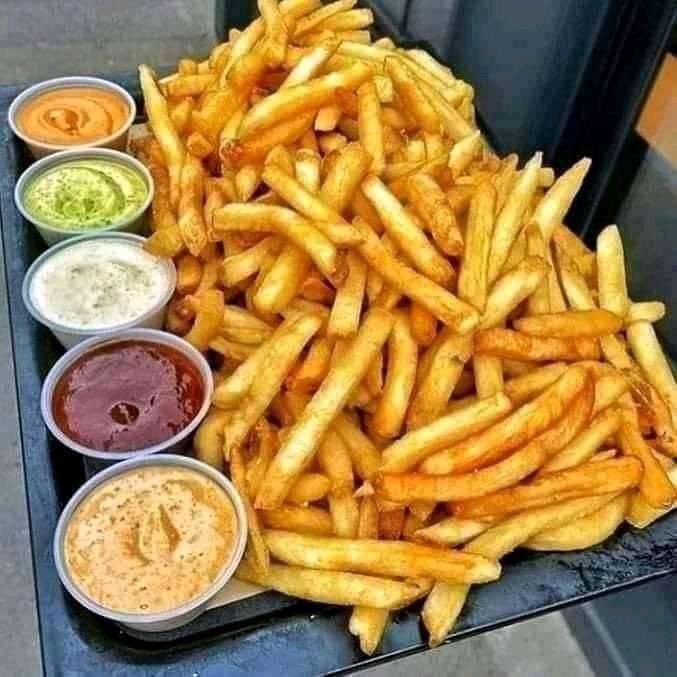 ArttRoom_'s tweet photo. French fries 🍟 https://t.co/CRgia86H4R