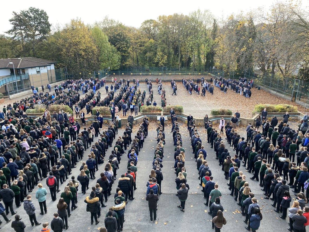 NDHSSheffield's tweet photo. This morning our school community gathered in respectful silence to remember the fallen. #RemembranceDay2021 #LestWeForget #WeWillRememberThem #ndschools https://t.co/k2WaDREnTu