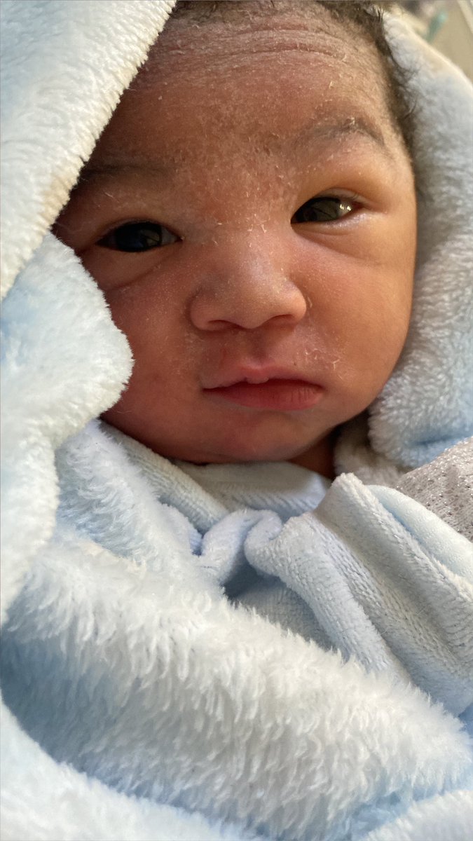 jeehvalesca's tweet photo. Dia 11/11/2021 as 01:20 na Maternidade do Hospital de Bonsucesso nascia o amor de nossas vidas, nosso maior sonho a ser realizado. Um serzinho tão pequeno e indefeso que não sabe a força que tem. Filho nós te amamos incondicionalmente.Apresento a vocês nosso herdeiro 💙👨‍👩‍👦 https://t.co/Wba7QxR0Eq