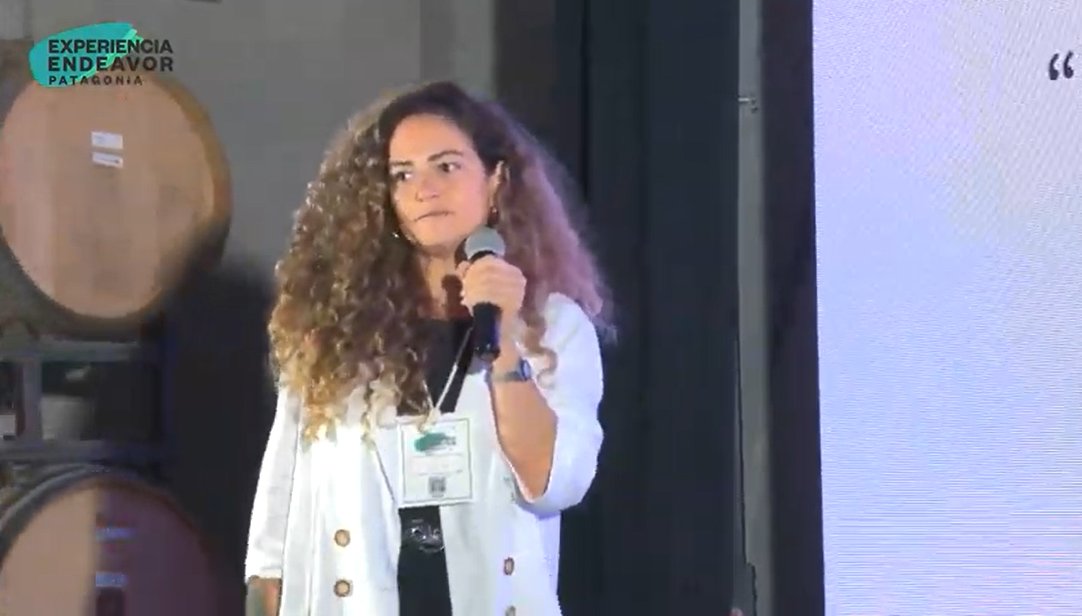 EndeavorArg's tweet photo. EN VIVO - #ExperienciaEndeavorPatagonia "Las chicas del planeta" Ornella Basilotta nos cuenta cómo se puede ser sustentable e innovar a través de su emprendimiento #FrackingDesign https://t.co/QV5YSnsvJ3 https://t.co/1C0ZNQi47N