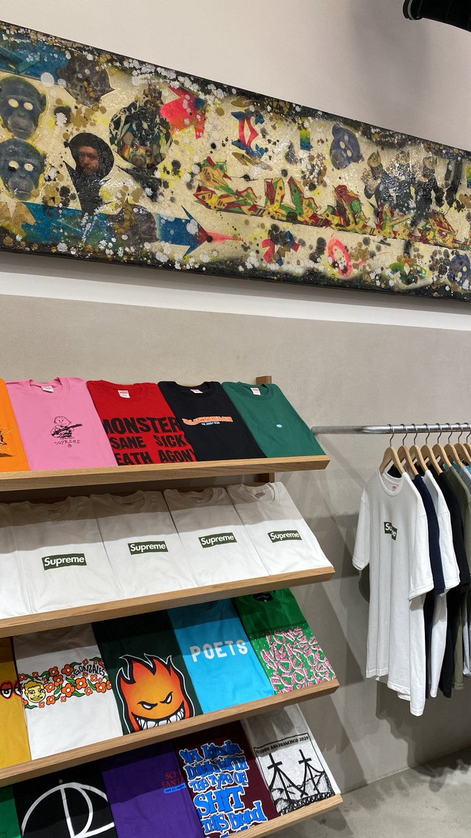 flysed's tweet image. instore berlin