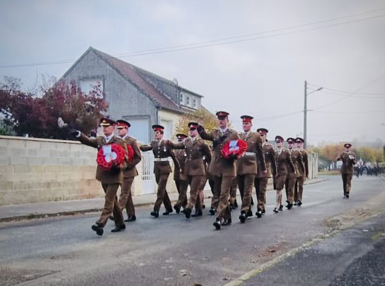 BCL84342894's tweet photo. This morning L (Néry) Bty RHA paraded in France to mark Armistice Day before being impeccably hosted for a six-hour lunch by the Mayor of Néry.

We are extremely grateful for the generosity and warmth shown to us by our French comrades.

Lest we forget.

@3RHA @RedCypherMedia1 https://t.co/RKpRGRg57c