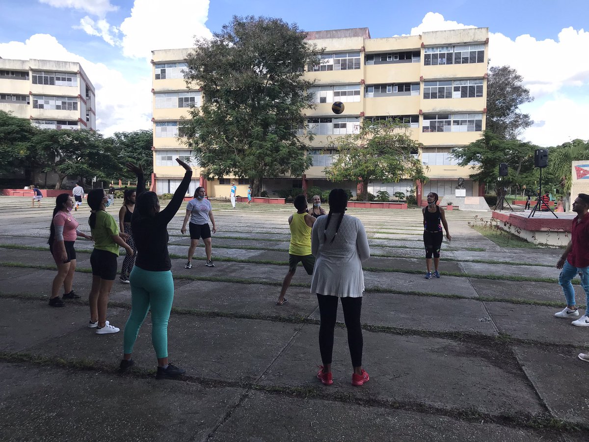 “Sin Revolución no se habría podido soñar siquiera con desarrollar en nuestra Patria un gran movimiento deportivo ”
Festival Recreativo Deportivo entre las Facultades #FACING y #FACCEA 
#feuuho