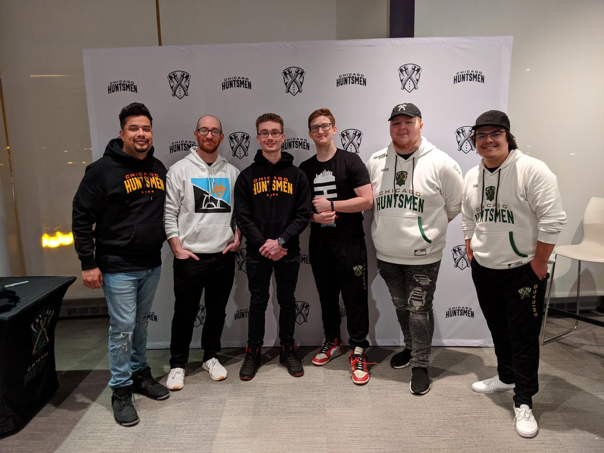 FlexerJD's tweet photo. @OpTicTexas @GameFuel #ScumpCard   I was one of the last in line for the Chi meet and greet so I never got to have my hoodie signed :( would be awesome to get that card https://t.co/Bz8urHSy3l