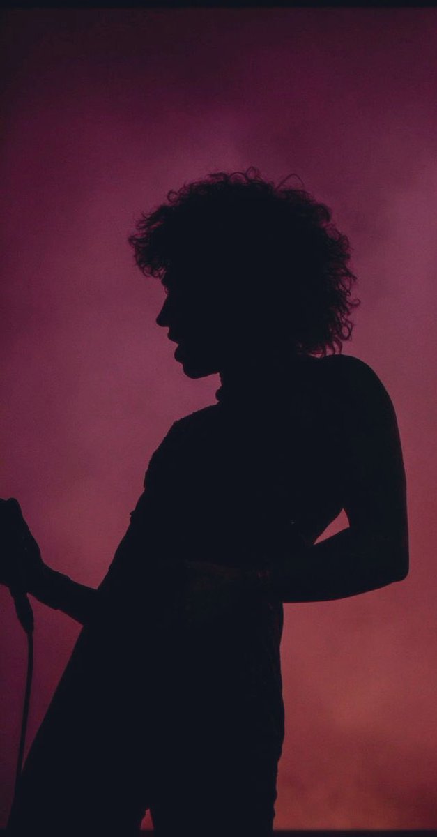 FanclubGvf's tweet photo. Sorrows of the Earth
May our tears of rain wash down to bathe you
This is what life is worth
When the fires still burn and rage all around
.
#gretavanfleet @GretaVanFleet #HeatAbove #joshkiszka #teamjosh https://t.co/ZOWdAVAwqx